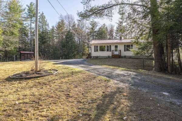 79 Ramsdell RD, Gray, ME 04039