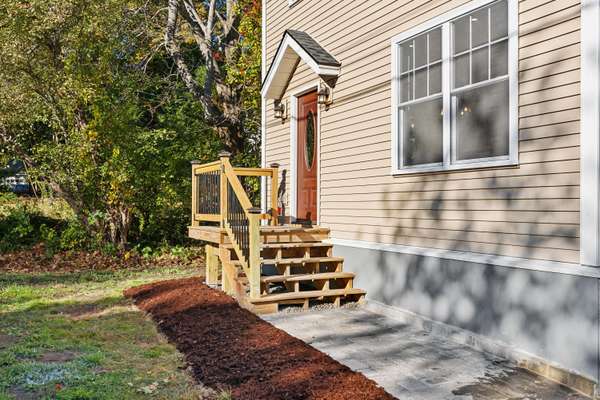 33 Marcelle AVE, South Portland, ME 04106