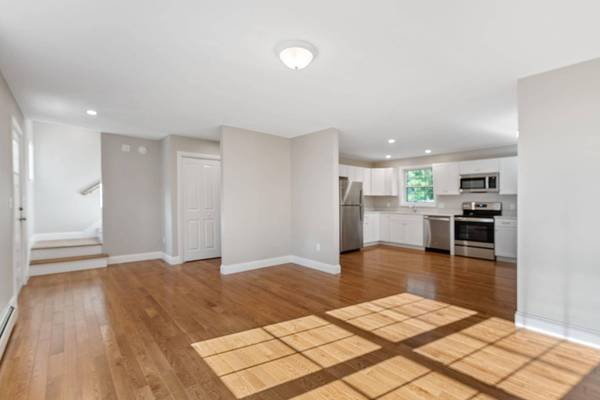 15 Essex ST, Westbrook, ME 04092