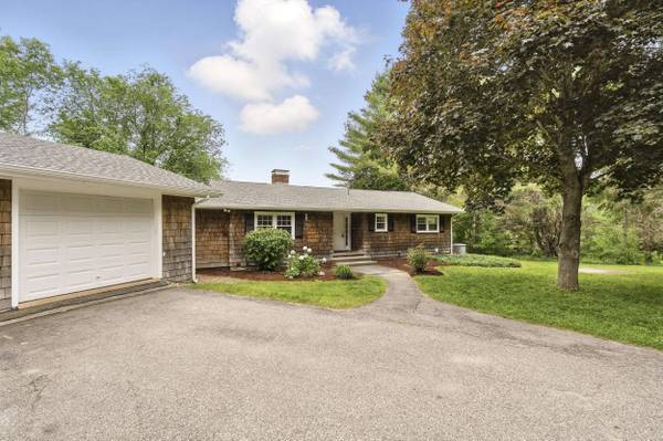 305 River RD, Buxton, ME 04093