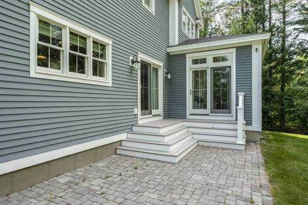 10 Paddock WAY, Falmouth, ME 04105