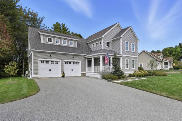 26 Ocean Greens DR, Saco, ME 04072