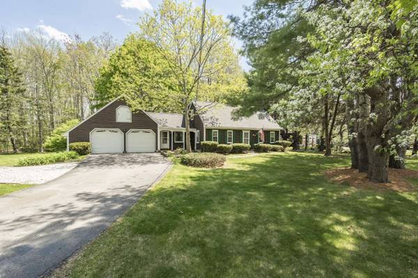 44 Winnocks Neck RD, Scarborough, ME 04074