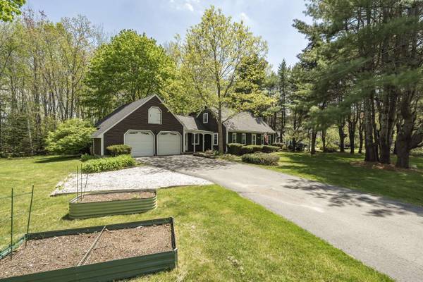 44 Winnocks Neck RD, Scarborough, ME 04074