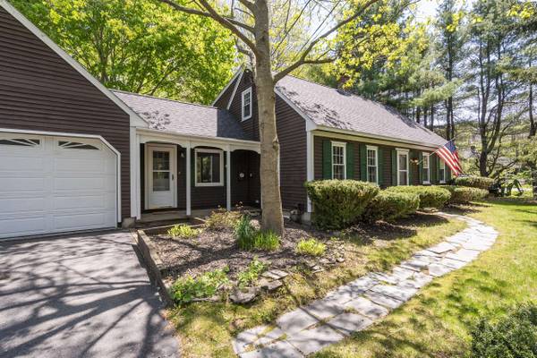 44 Winnocks Neck RD, Scarborough, ME 04074