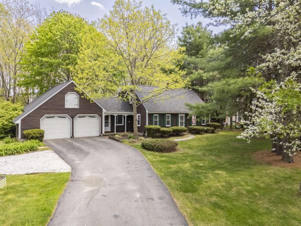 44 Winnocks Neck RD, Scarborough, ME 04074