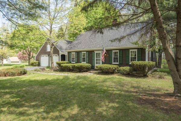 44 Winnocks Neck RD, Scarborough, ME 04074