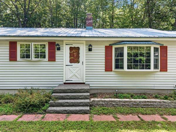 814 Cape RD, Hollis, ME 04042
