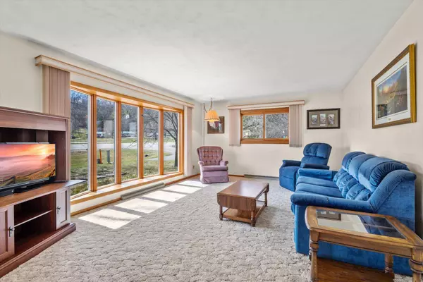 120 US Highway 10, Plum City, WI 54761