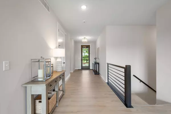 719 Mount Curve, Hudson, WI 54016