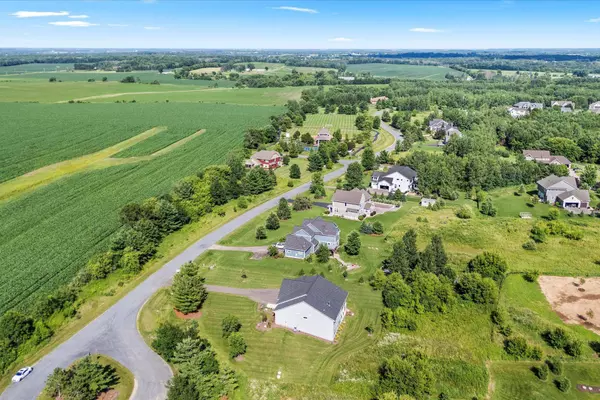 719 Mount Curve, Hudson, WI 54016