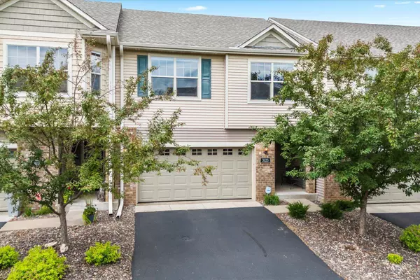 3123 Legacy LN, Woodbury, MN 55129