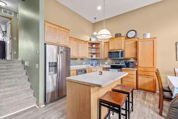 3123 Legacy LN, Woodbury, MN 55129