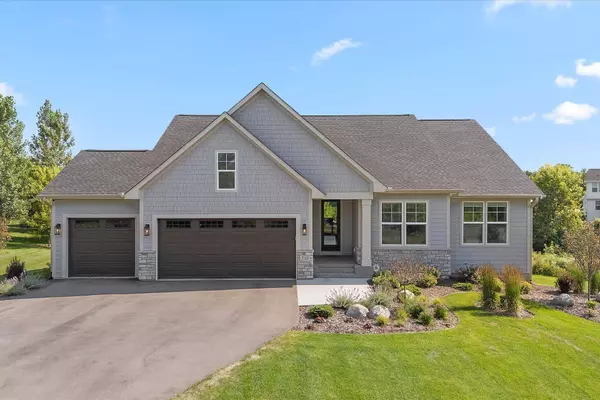 719 Mount Curve, Hudson, WI 54016