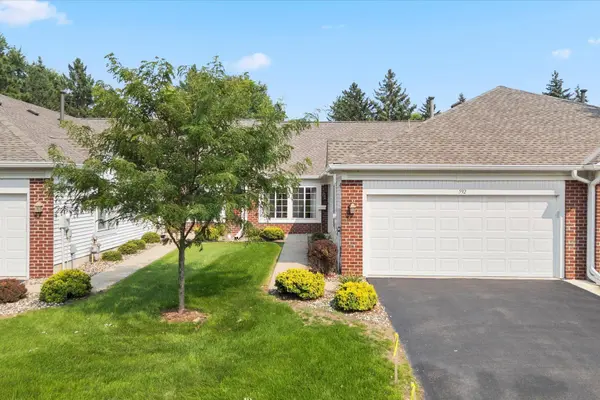 592 Lake View DR, Woodbury, MN 55129