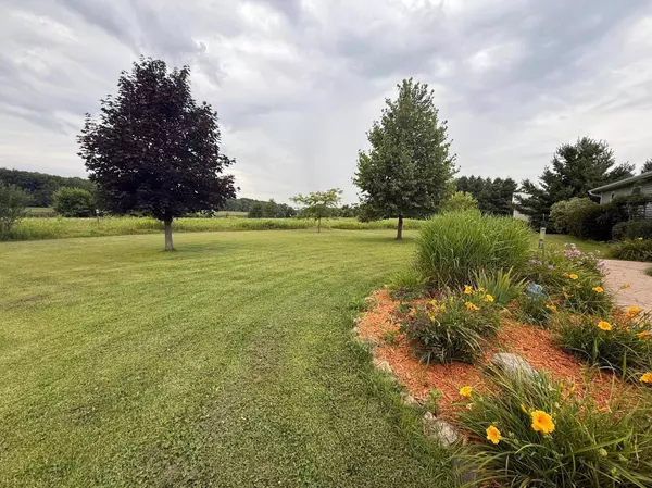 599 90th ST #A, Kinnickinnic Twp, WI 54016