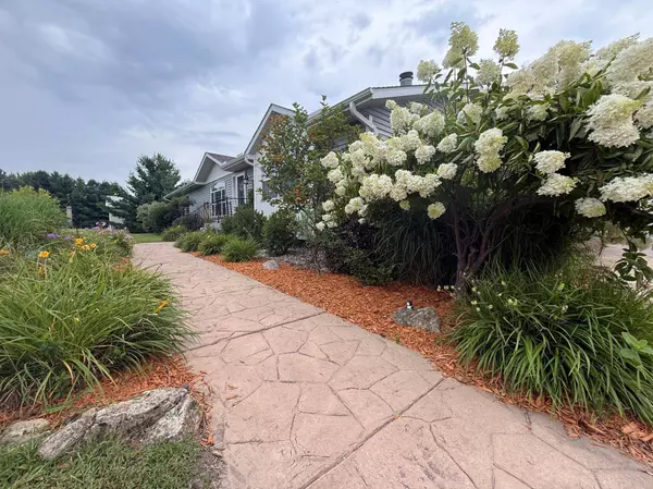 599 90th ST #A, Kinnickinnic Twp, WI 54016