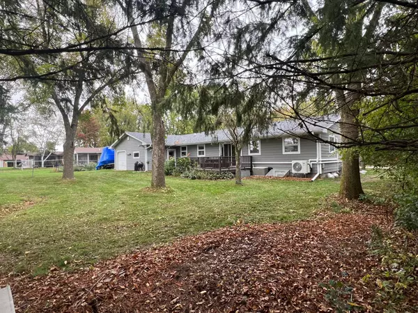 961 N Shore DR, New Richmond, WI 54017