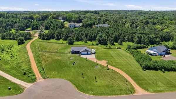 911 67th AVE, Hudson, WI 54016