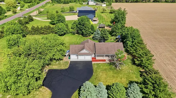 545 Kreuziger RD, River Falls, WI 54023