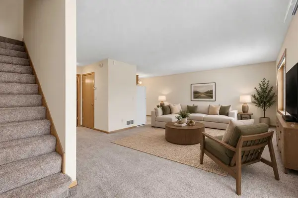 1587 County Road D E, Maplewood, MN 55109