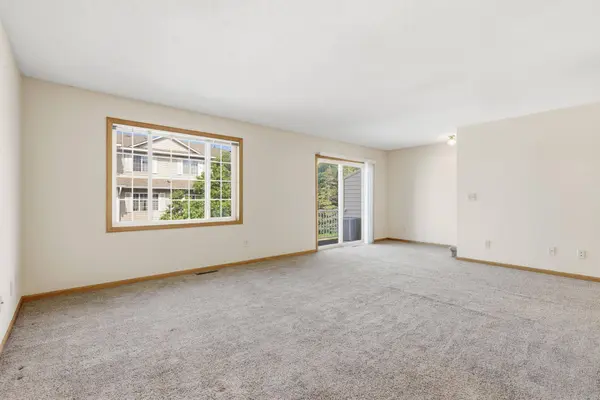 1587 County Road D E, Maplewood, MN 55109