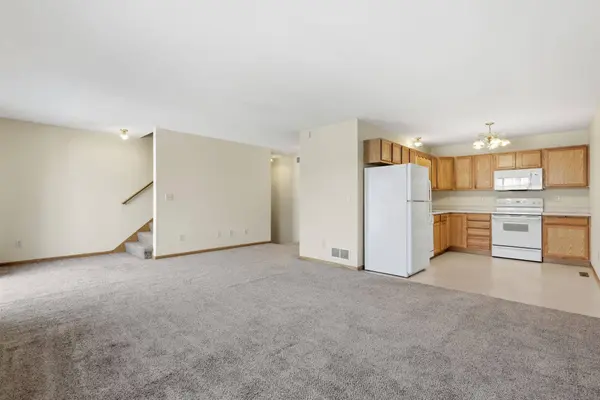 1587 County Road D E, Maplewood, MN 55109