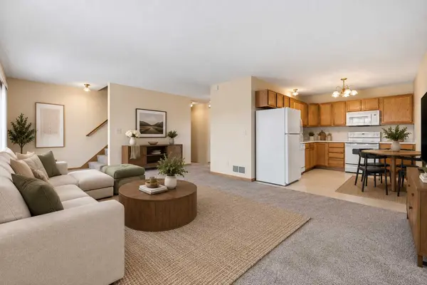 1587 County Road D E, Maplewood, MN 55109