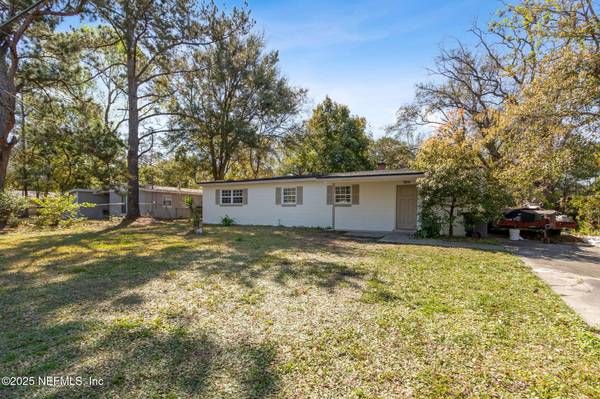 7014 CHRISTOPHER ROBIN DR, Jacksonville, FL 32210