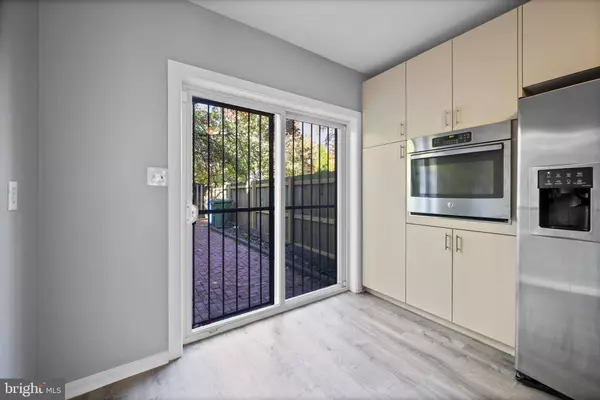 738 MCHENRY ST, Baltimore, MD 21230