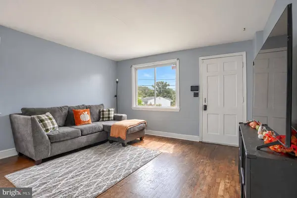 8338 OAKLEIGH RD, Parkville, MD 21234