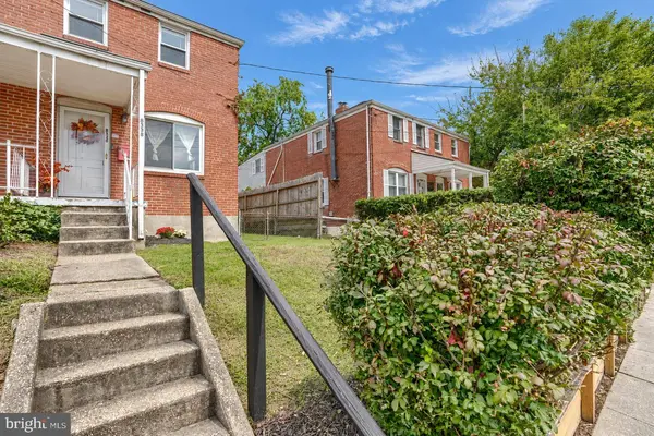 8338 OAKLEIGH RD, Parkville, MD 21234
