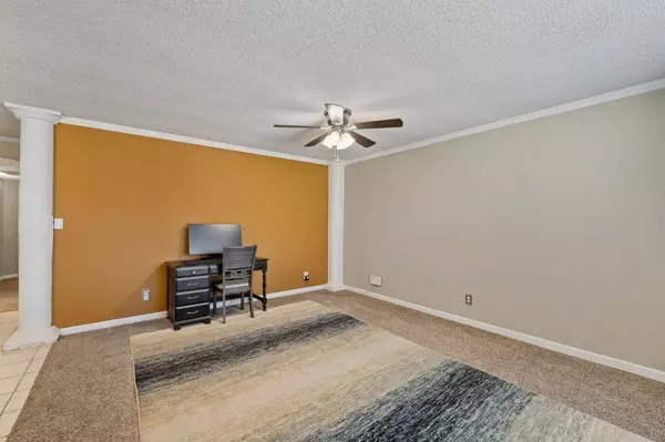 5956 E Illinois AVE, Fresno, CA 93727