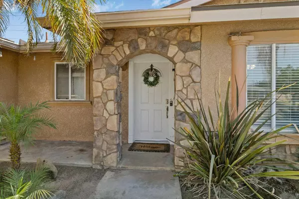 5956 E Illinois AVE, Fresno, CA 93727