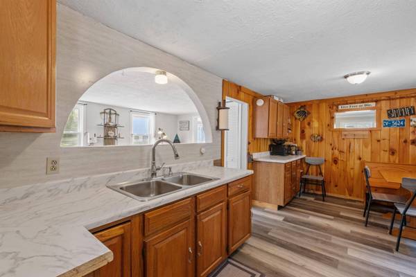 100 Lake AVE, Franklin, NH 03235