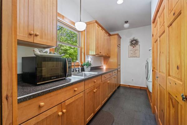 87 Moose Mountain RD, Brookfield, NH 03872