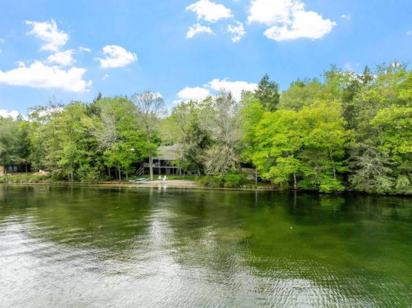 241 Long Point RD, Moultonborough, NH 03254