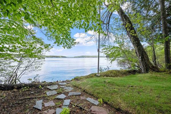241 Long Point RD, Moultonborough, NH 03254