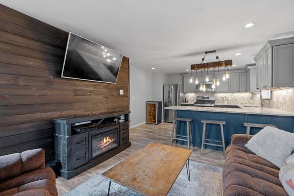 21 Regis RD, Laconia, NH 03246