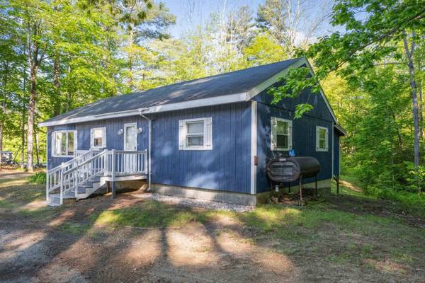31 Reservoir RD, Meredith, NH 03253