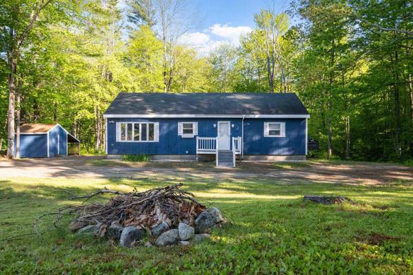 31 Reservoir RD, Meredith, NH 03253
