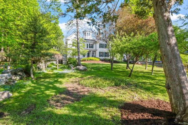 12 Highland ST, Meredith, NH 03253