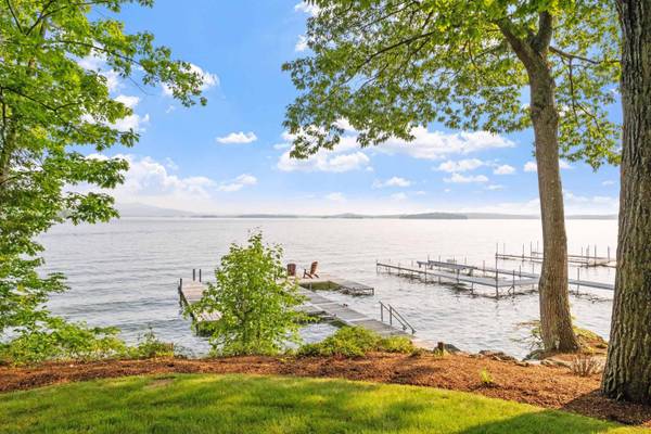 71 Oak Landing RD, Moultonborough, NH 03254