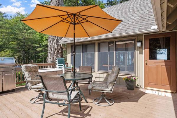 64 Wildwood DR, Moultonborough, NH 03254