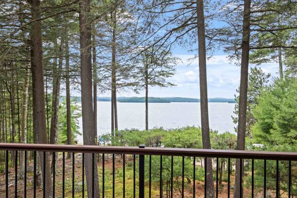 64 Wildwood DR, Moultonborough, NH 03254