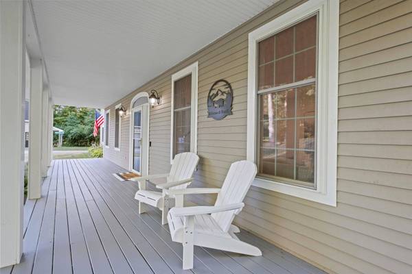 17 Whitehouse Farm LN, Moultonborough, NH 03254