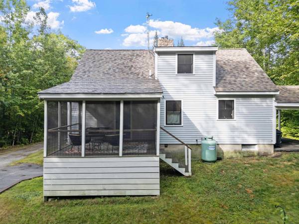 6 Council Tree LN, Wolfeboro, NH 03894