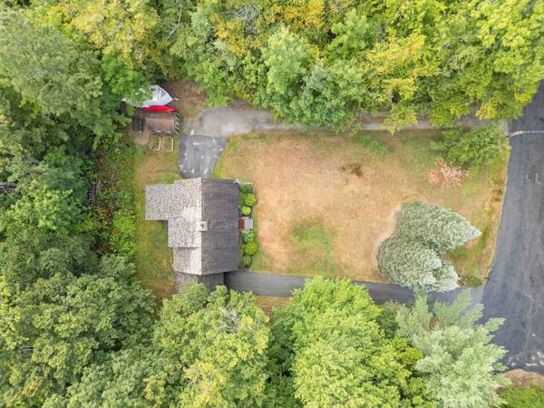 6 Council Tree LN, Wolfeboro, NH 03894