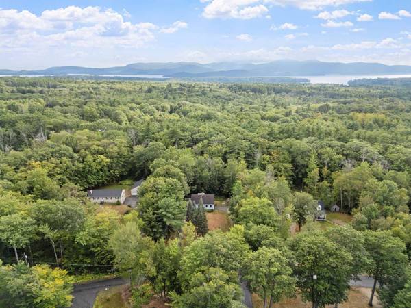 6 Council Tree LN, Wolfeboro, NH 03894