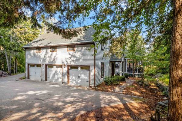 14 Island View DR, Moultonborough, NH 03254